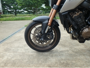     Honda CB650R 2019  14