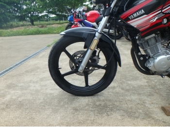    Yamaha YBR125 2014  14