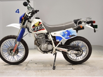     Honda XLR250R-3 1990  24