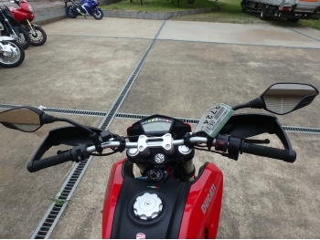     Ducati Hypermotard820 2013  21