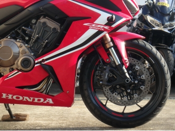     Honda CBR650R 2021  19