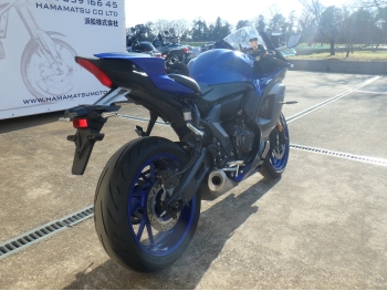    Yamaha YZF-R7 2021  9