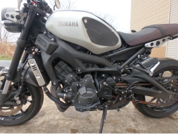     Yamaha XSR900 2016  14