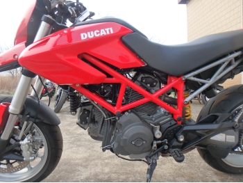     Ducati Hypermotards796 2010  15