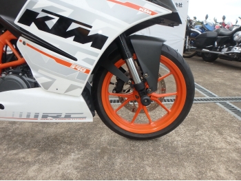     KTM RC 390 2015  18