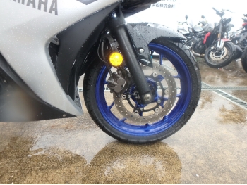     Yamaha YZF-R3 2015  19