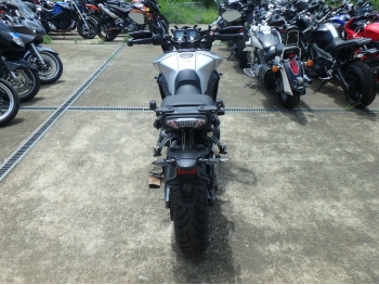     Yamaha MT-09 Tracer / FJ-09 / Tracer 900 2015  9