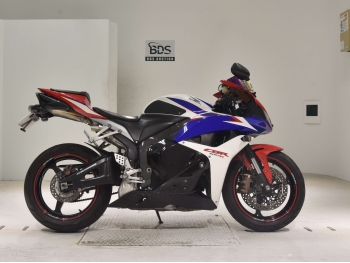     Honda CBR600RR-3A 2010  2