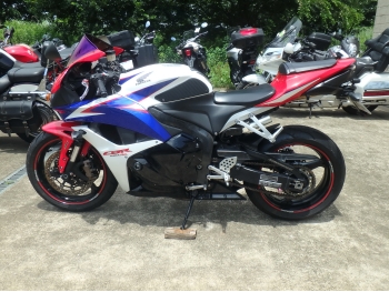     Honda CBR600RR-3A 2010  11