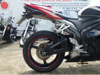     Honda CBR600RR-3A 2010  16