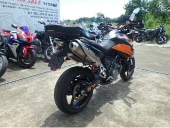     KTM 990 Supermoto T 2009  8