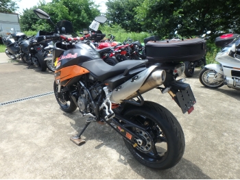     KTM 990 Supermoto T 2009  10