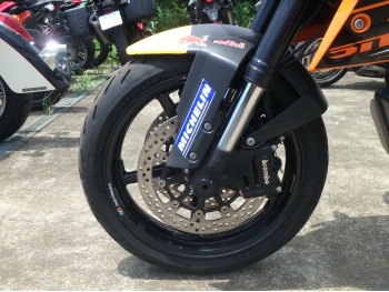     KTM 990 Supermoto T 2009  13