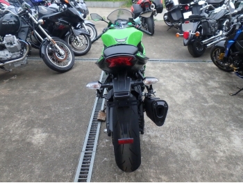     Kawasaki ZX-6RA Ninja 2015  7