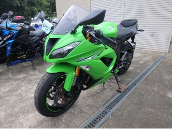     Kawasaki ZX-6RA Ninja 2015  10