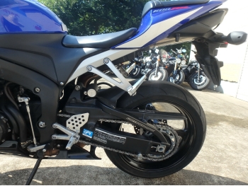     Honda CBR600RR-3 2007  16