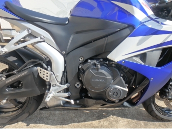     Honda CBR600RR-3 2007  18