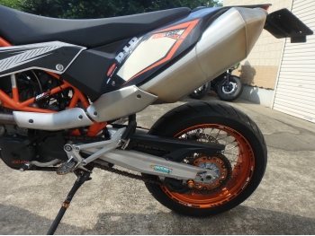     KTM 690 SMC R 2013  16