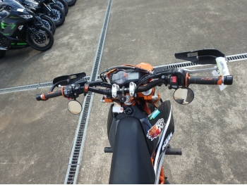     KTM 690 SMC R 2013  21