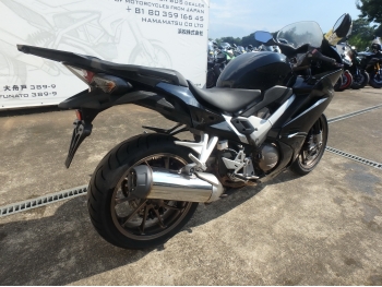     Honda VFR800F Interceptor 2014  9