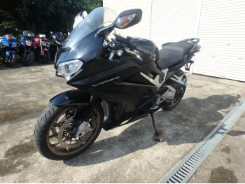     Honda VFR800F Interceptor 2014  13