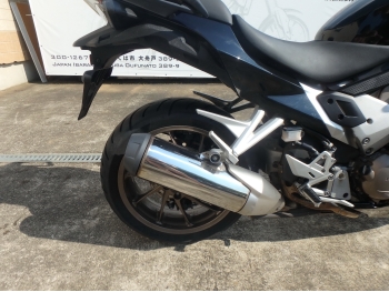     Honda VFR800F Interceptor 2014  17