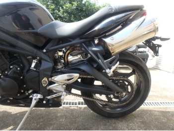     Triumph Street Triple 2009  16