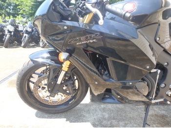     Honda CBR600RR 2013  9