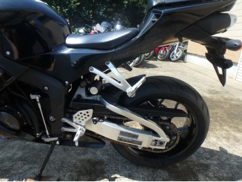     Honda CBR600RR 2013  11