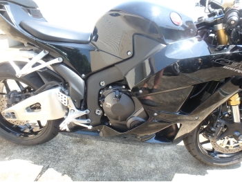     Honda CBR600RR 2013  13