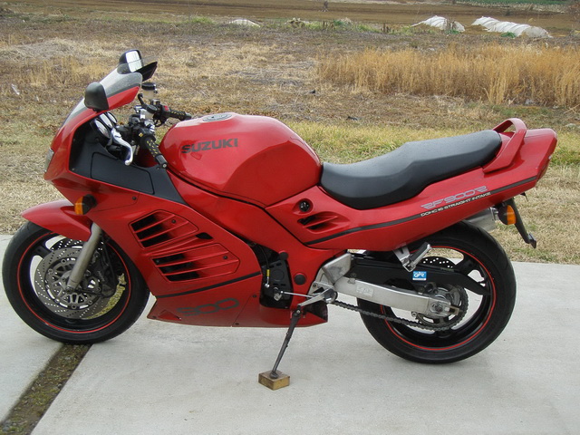 Suzuki RF 1000