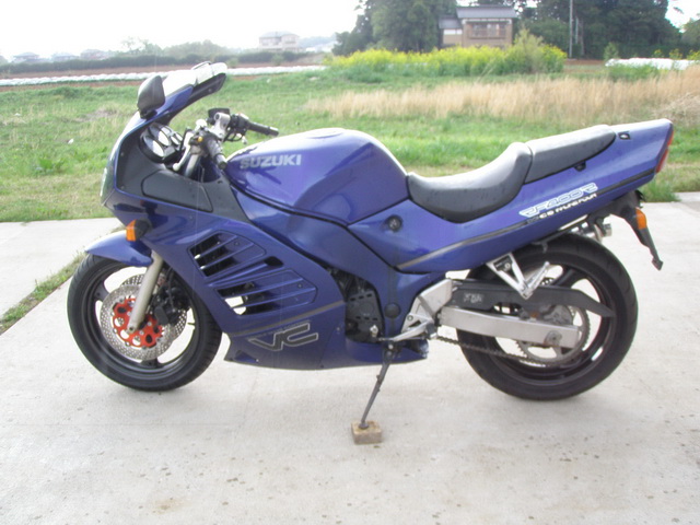 Suzuki RF 1000