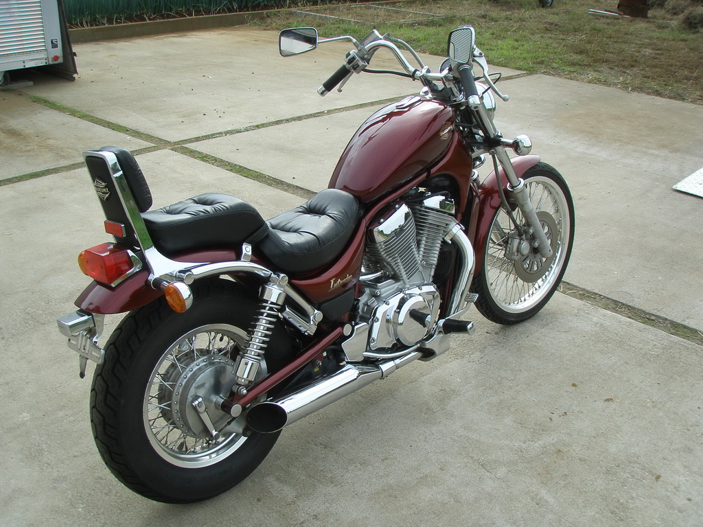 Suzuki Intruder 400