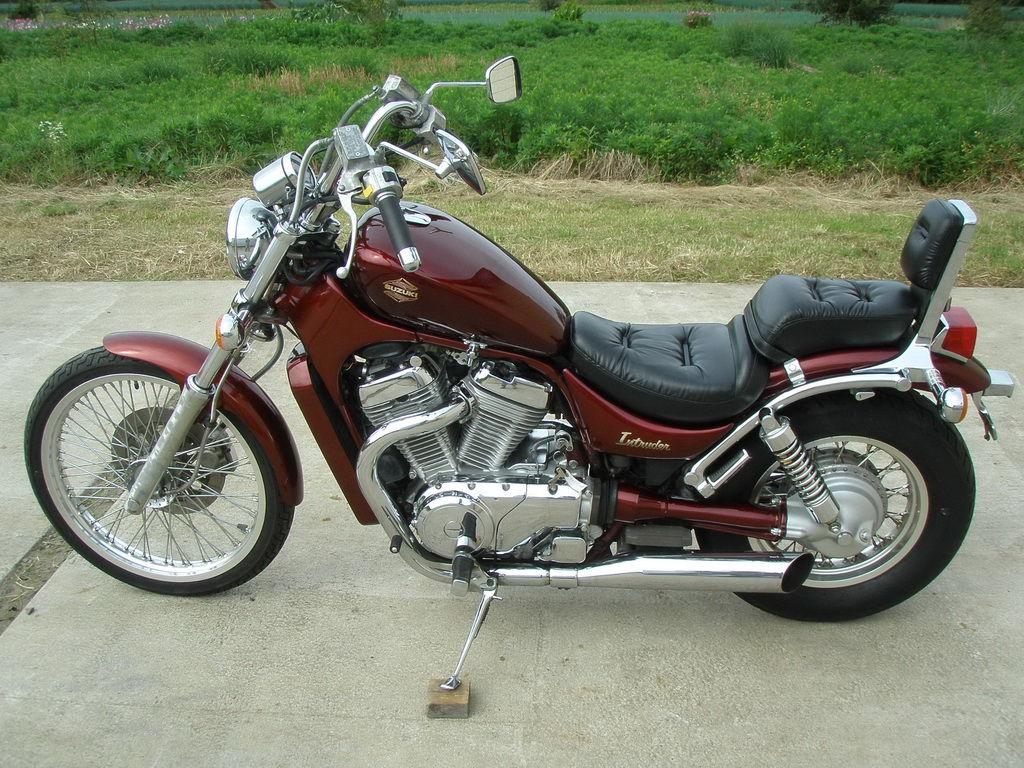 Suzuki Intruder 400