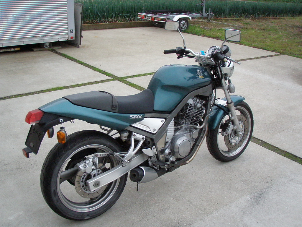 Yamaha SRX 400