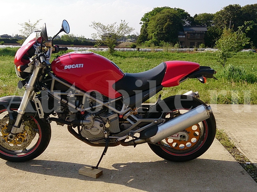 Ducati monster 900