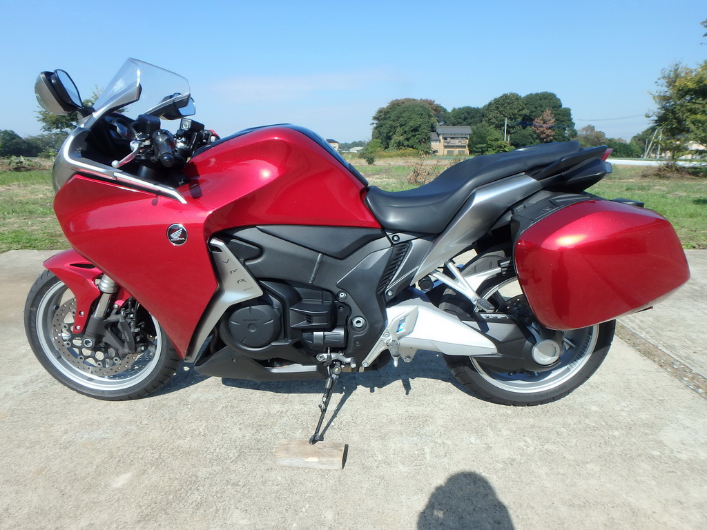 Honda VFR 1200 900x1600