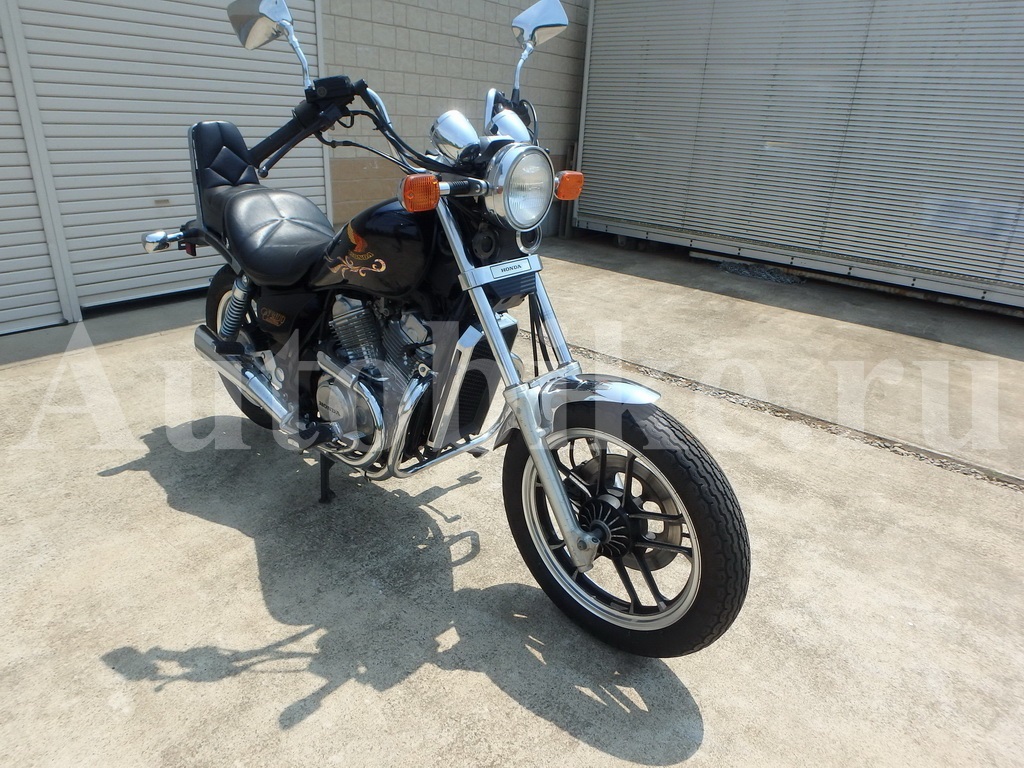 Suzuki Shadow nv400