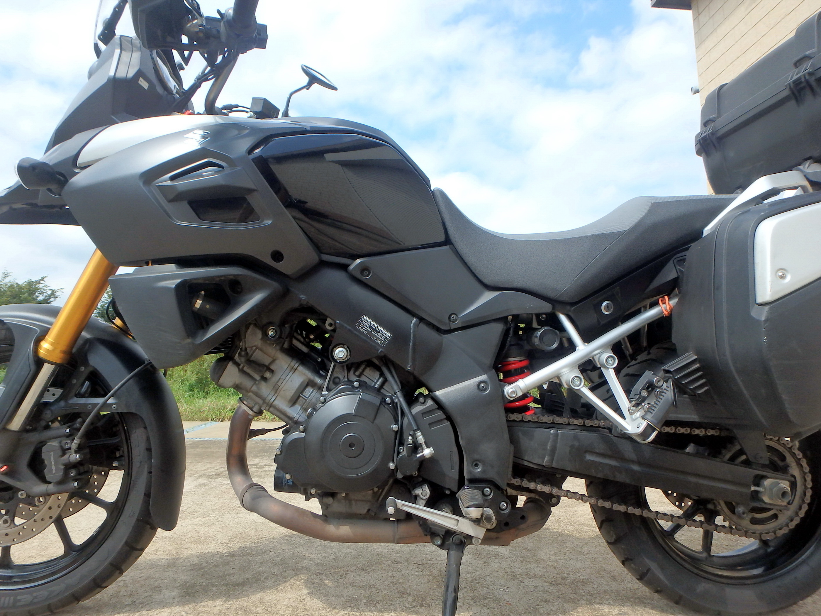 Suzuki v Strom 1000