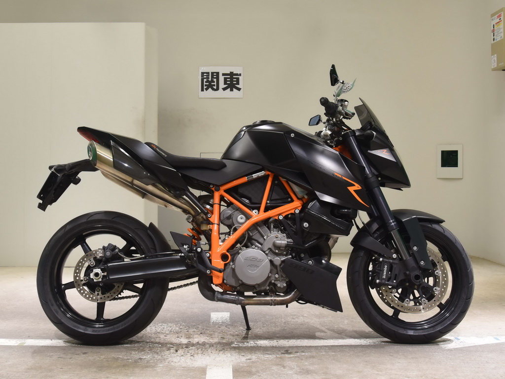 KTM 990