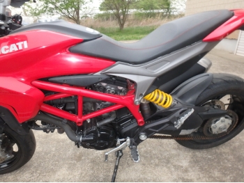     Ducati Hypermotard820 2013  15