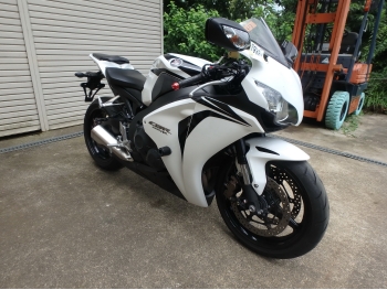   #7932   Honda CBR1000RR-2A