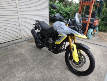   #7555   Suzuki V-strom800 DE